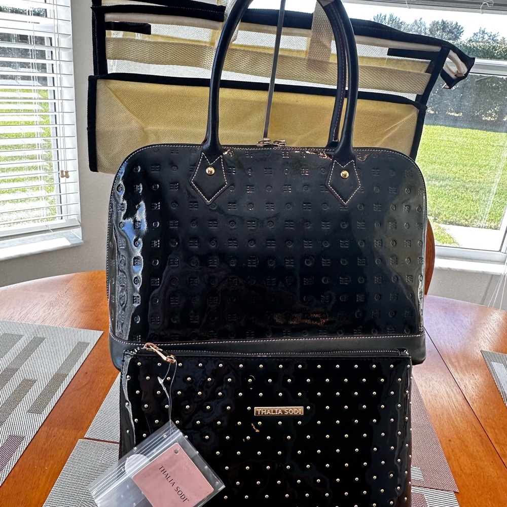 2 PIECES--Arcadia Patent Leather, Thalia Cosmetic bag - Picture 14 of 15